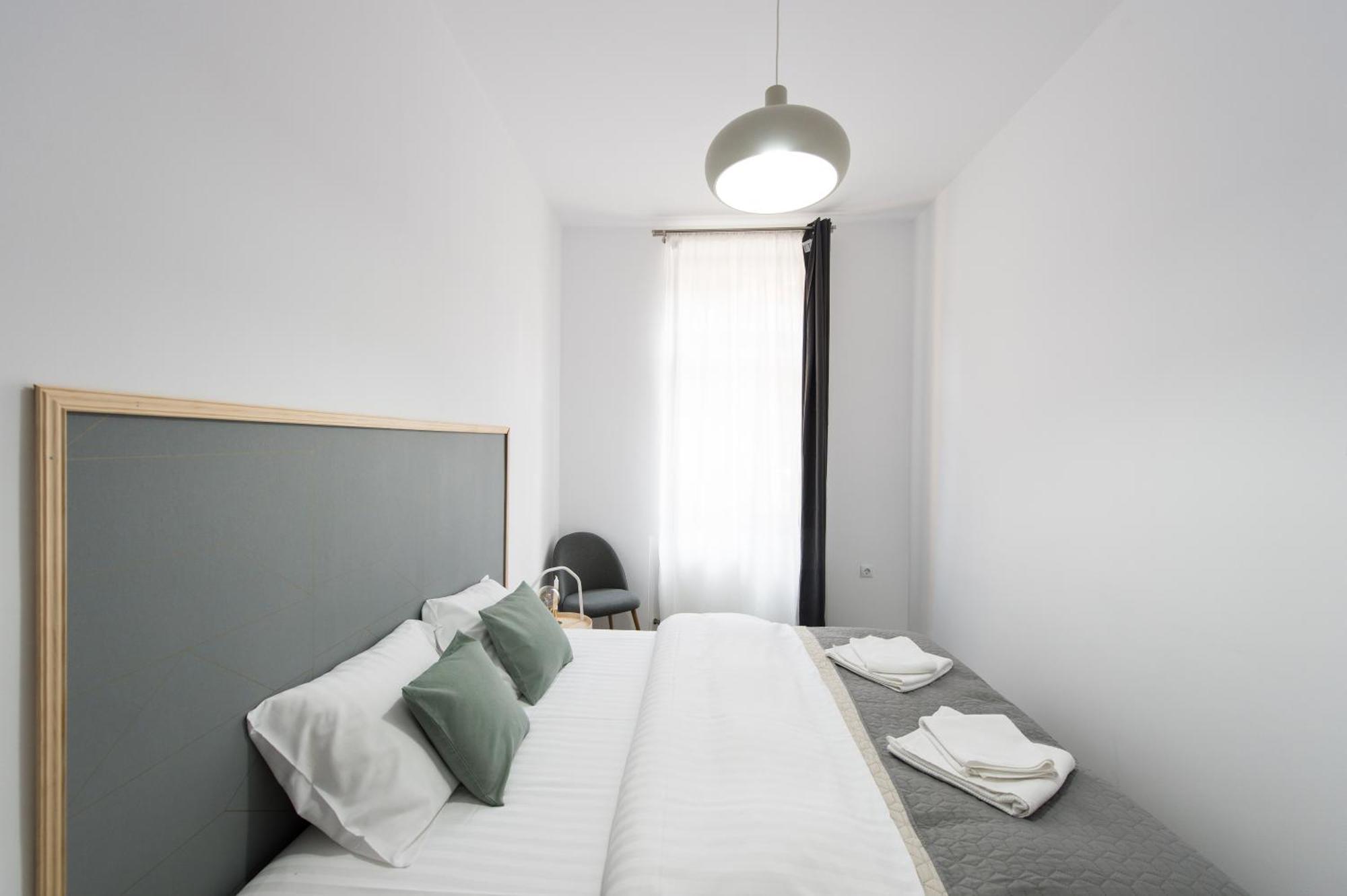 Apartmán Gorgeous Brasov Flat With Patio And Mountain Views Exteriér fotografie