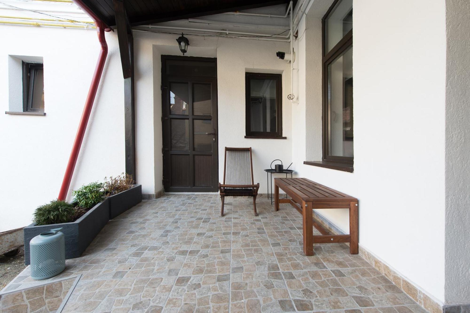 Apartmán Gorgeous Brasov Flat With Patio And Mountain Views Exteriér fotografie