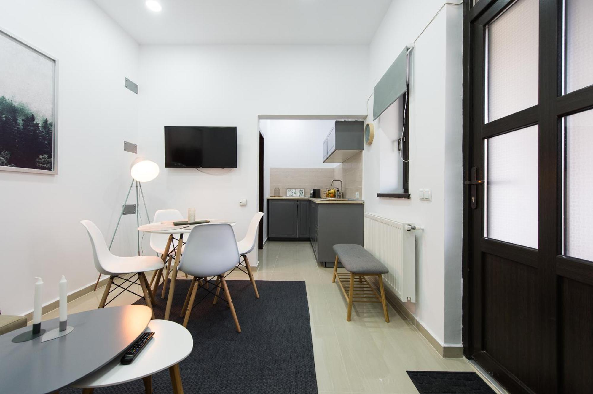 Apartmán Gorgeous Brasov Flat With Patio And Mountain Views Exteriér fotografie