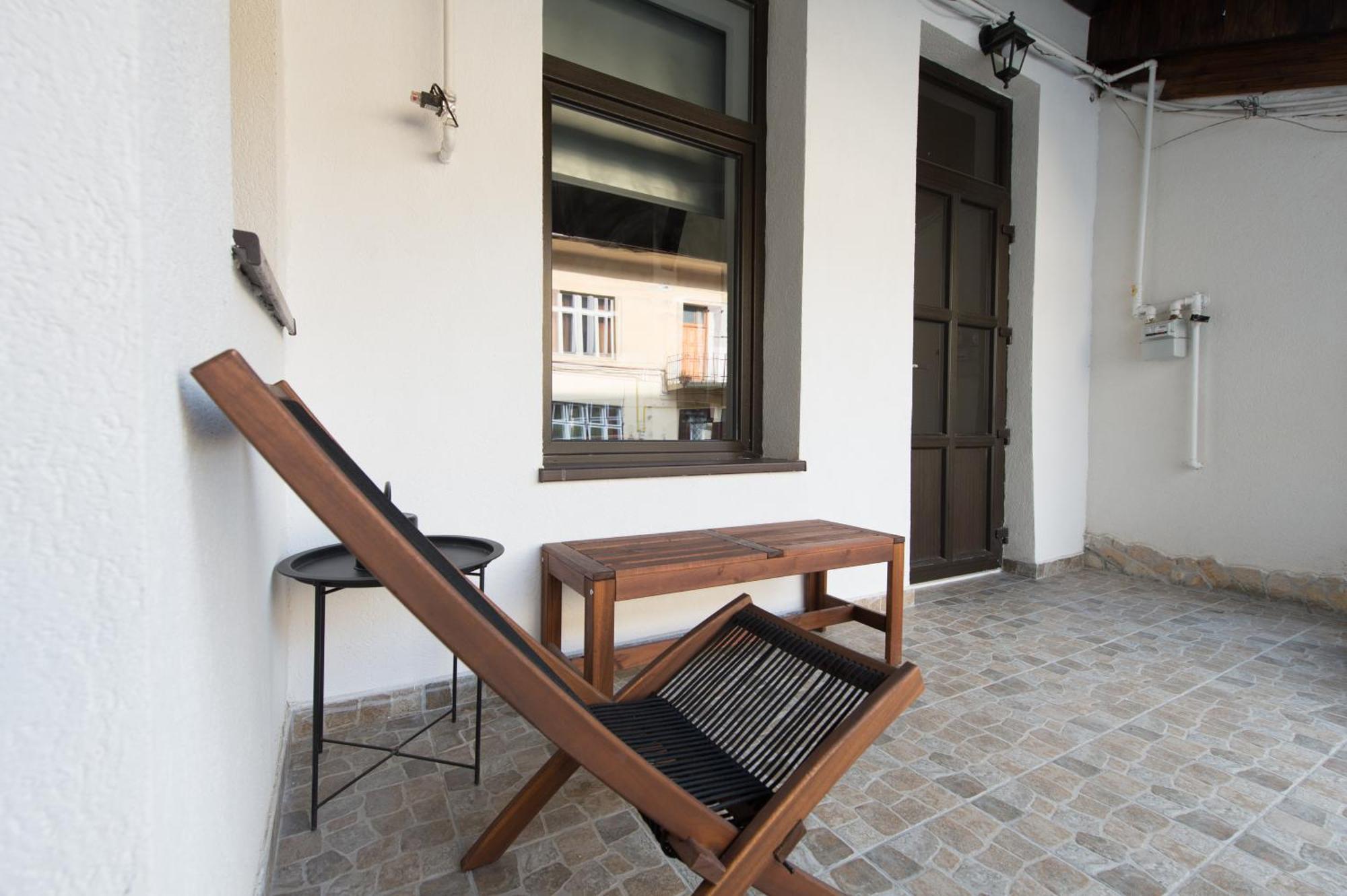 Apartmán Gorgeous Brasov Flat With Patio And Mountain Views Exteriér fotografie