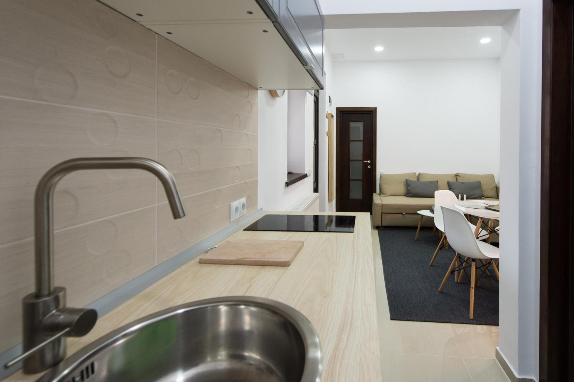 Apartmán Gorgeous Brasov Flat With Patio And Mountain Views Exteriér fotografie